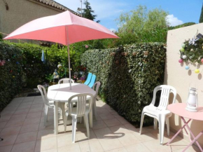 Duplex 3 pièces avec piscine, 4 couchages, terrasse et parking privé au Lavandou - FR-1-251-748
